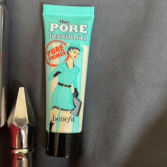 Benefit limited edition set - Picture 2 of 6